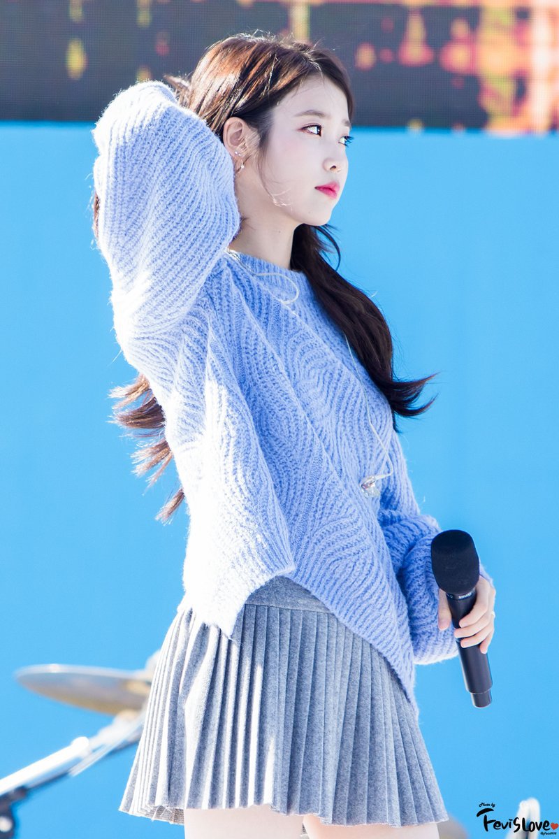 오늘 미모 레전드 찍은 아이유.jpgif | 인스티즈