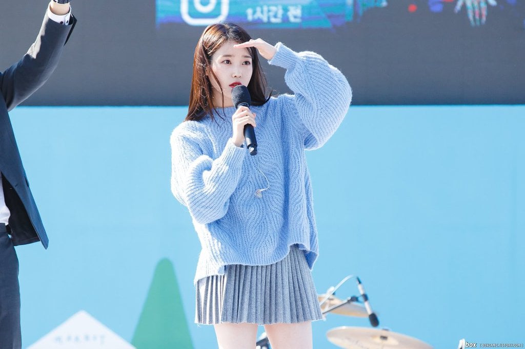 오늘 미모 레전드 찍은 아이유.jpgif | 인스티즈