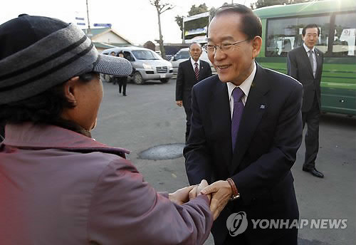 [이회창] 이쯤되면 사주에 망신살이 쩔거같은 이회창의 신 일화들.jpg | 인스티즈