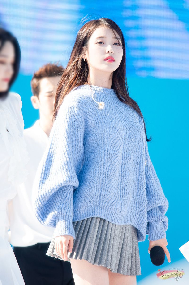 오늘 미모 레전드 찍은 아이유.jpgif | 인스티즈