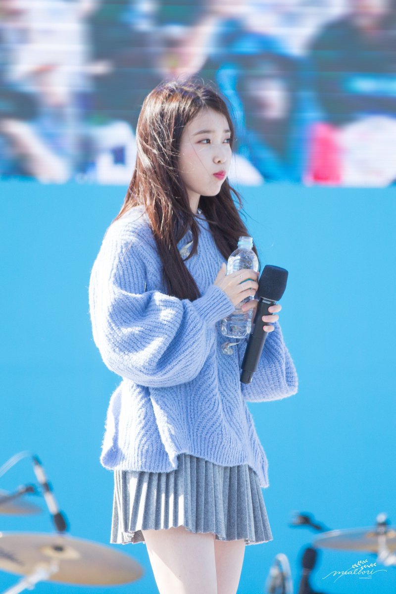 오늘 미모 레전드 찍은 아이유.jpgif | 인스티즈