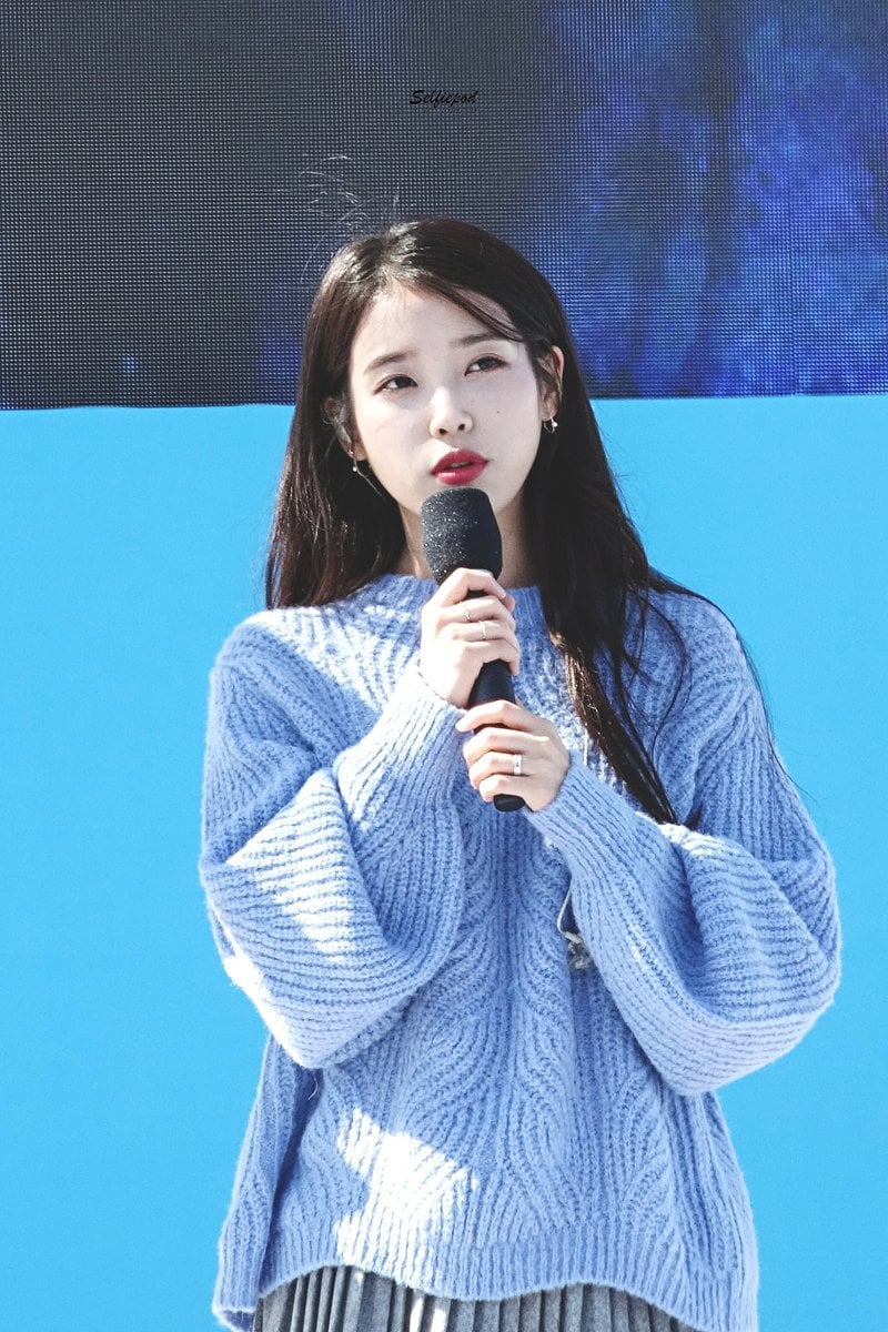 오늘 미모 레전드 찍은 아이유.jpgif | 인스티즈