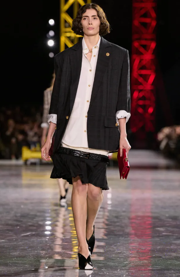 허리 라인을 많이 내린 샤넬 | 인스티즈