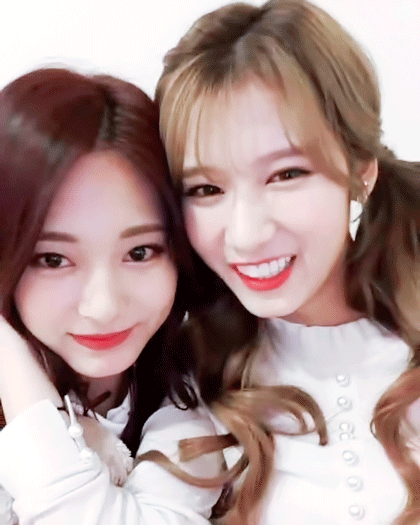 양갈래머리 사나.jpgif | 인스티즈