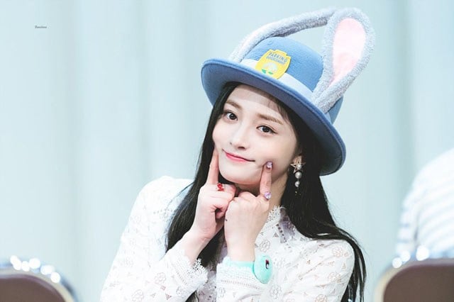 왠만한 여자아이돌은 한번씩 다 써본 모자.jpg | 인스티즈