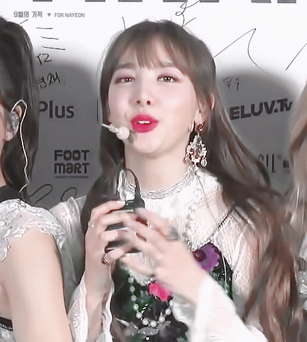 한국원스들 흔들어 재껴버린 나연이 | 인스티즈