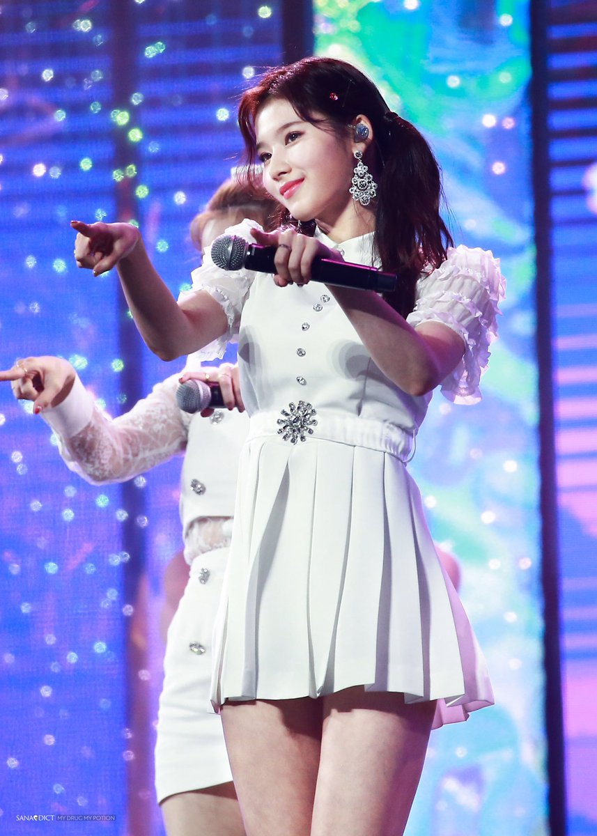 양갈래머리 사나.jpgif | 인스티즈