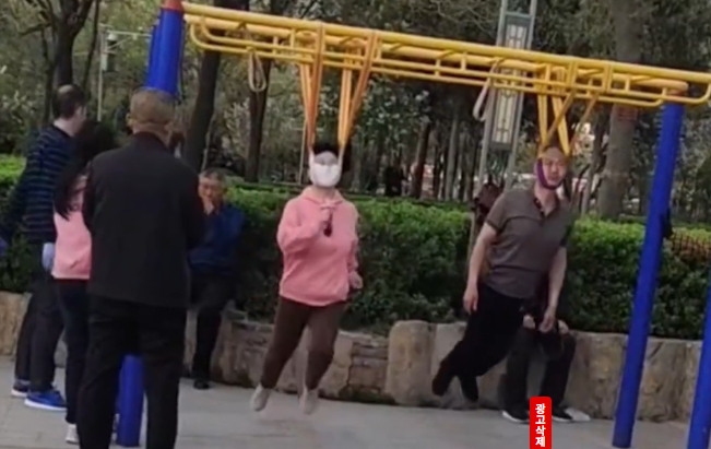 중국서 '목 매달기 운동' 유행, 사망 사고까지 발생했다 | 인스티즈