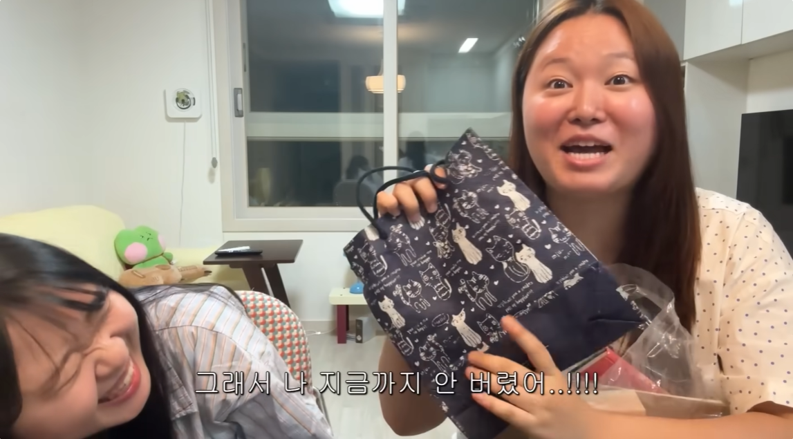 올라오자마자 여자들 다 오열하게 만든 찰스엔터 영상.jpg | 인스티즈