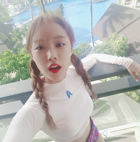 보라카이로 여름휴가 다녀온 손나은.jpg | 인스티즈