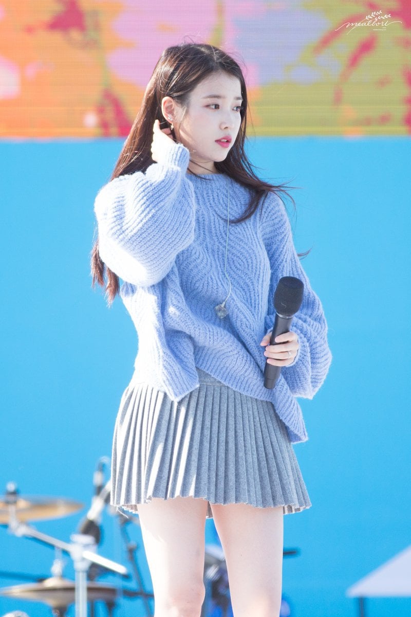 오늘 미모 레전드 찍은 아이유.jpgif | 인스티즈