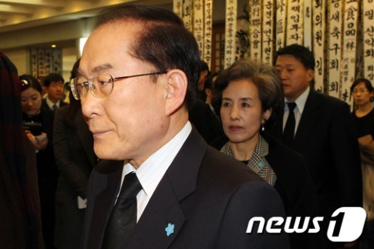 [이회창] 이쯤되면 사주에 망신살이 쩔거같은 이회창의 신 일화들.jpg | 인스티즈