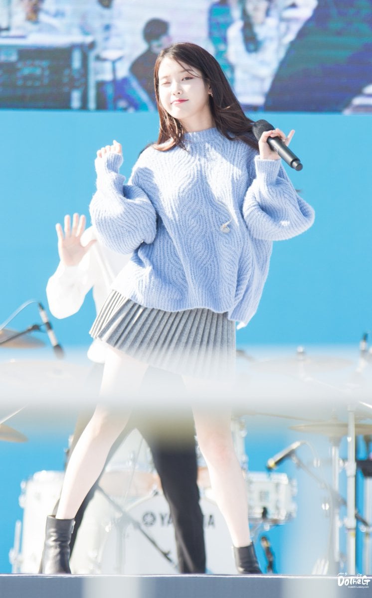 오늘 미모 레전드 찍은 아이유.jpgif | 인스티즈