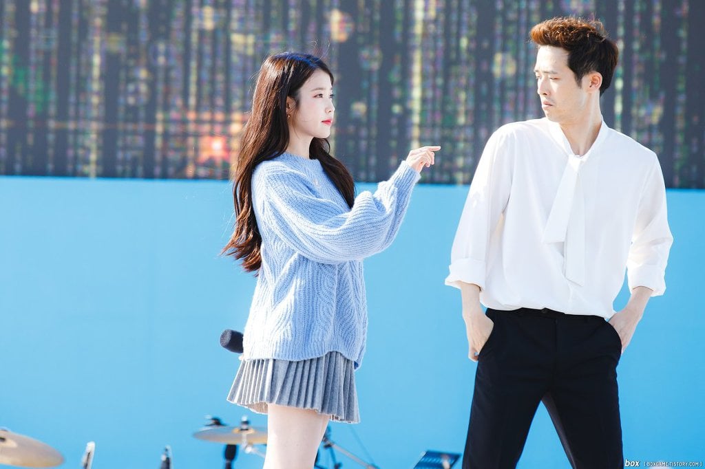 오늘 미모 레전드 찍은 아이유.jpgif | 인스티즈