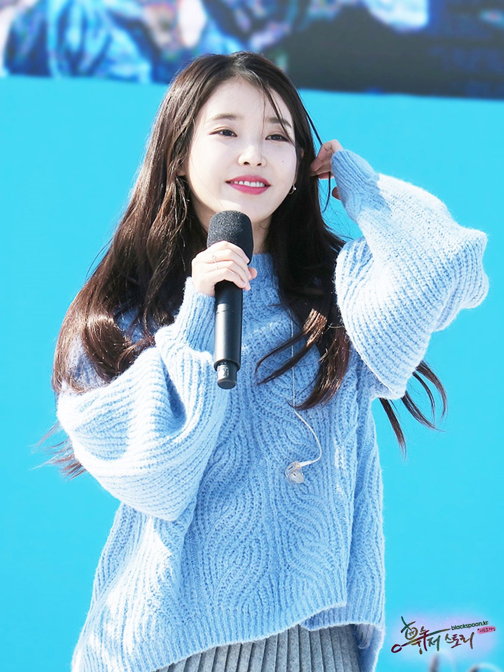 오늘 미모 레전드 찍은 아이유.jpgif | 인스티즈