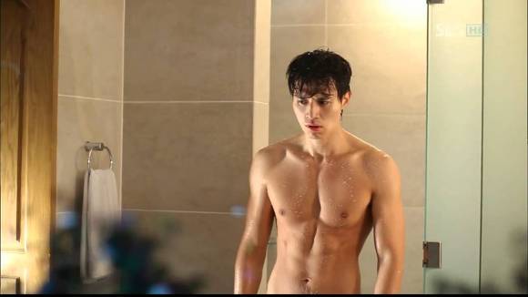 의외로 가슴이 이쁜 배우 | 인스티즈