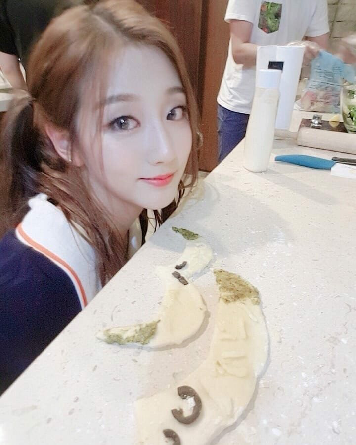 [러블리즈] 대한민국 어웨이 레플을 살까해서 예인이 | 인스티즈
