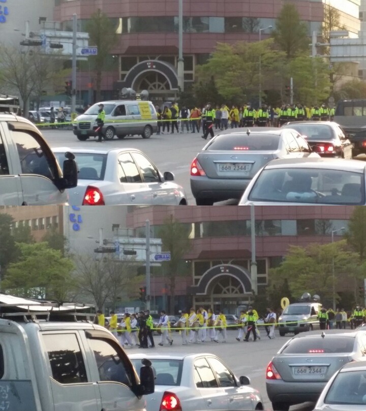 광주 경찰들이 시위대를 대하는 태도ㄷㄷ. jpg | 인스티즈