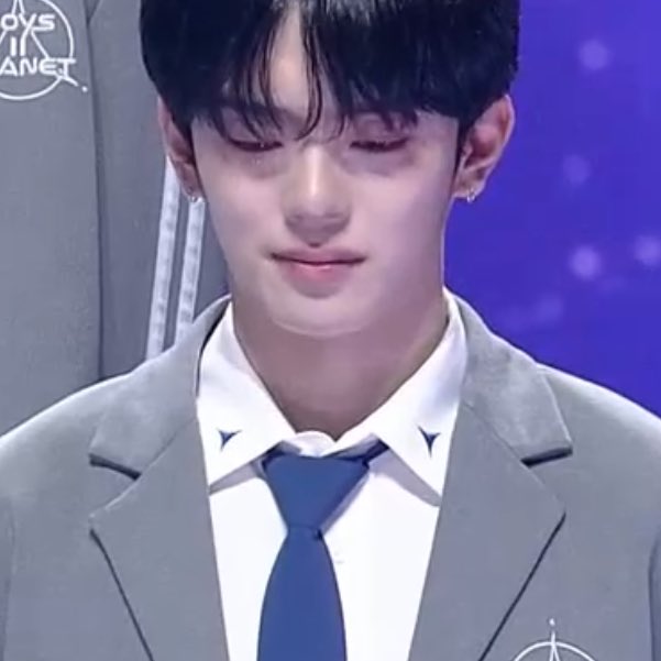 보플에서 입술 깨물다 피난 유강민 | 인스티즈