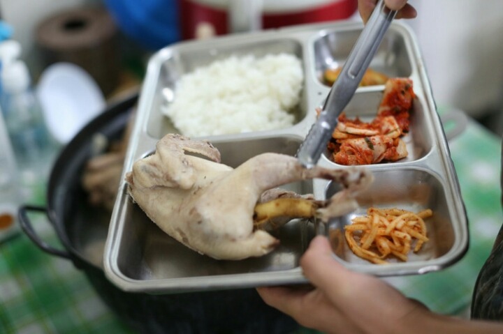 우리나라 군대 음식중 최고 존엄 국메뉴는? | 인스티즈