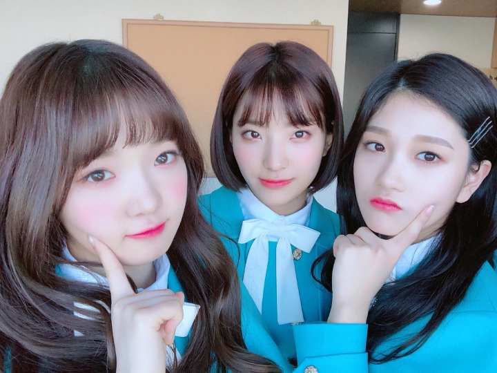 180621. 프로미스나인 멤버와 함께 있는 맏언니 이새롬.jpg | 인스티즈