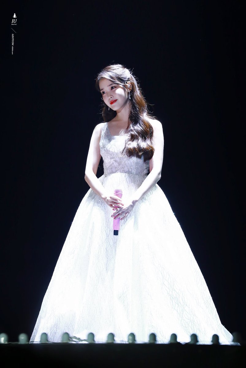 긴머리가 잘어울리는 아이유.jpgif | 인스티즈