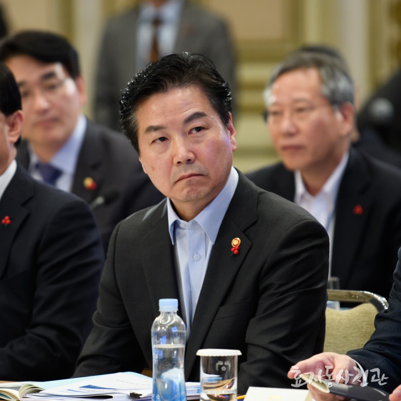 공부하고 연구하는 문재인 정부와 민주당.(이런 정부와 정당을 경험 하신적 있으신가요?) | 인스티즈