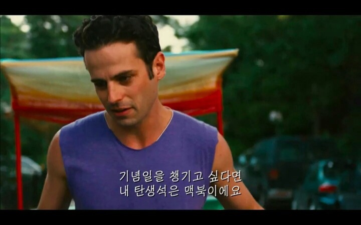 학교에 지각해 빵을 물고 등교하는 일본 여고생들.jpg | 인스티즈