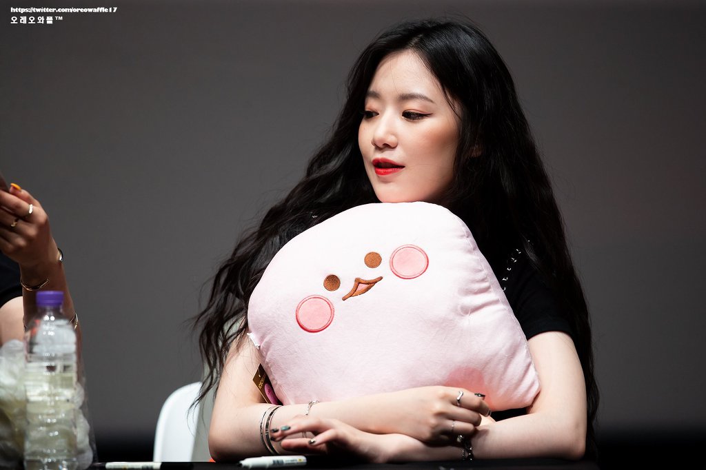 (여자)아이들의 비쥬얼담당 백설공주 슈화.jpgif (311장) | 인스티즈