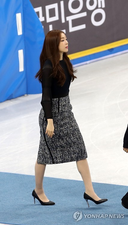 오늘자 시상자로 나온 김연아.gif | 인스티즈