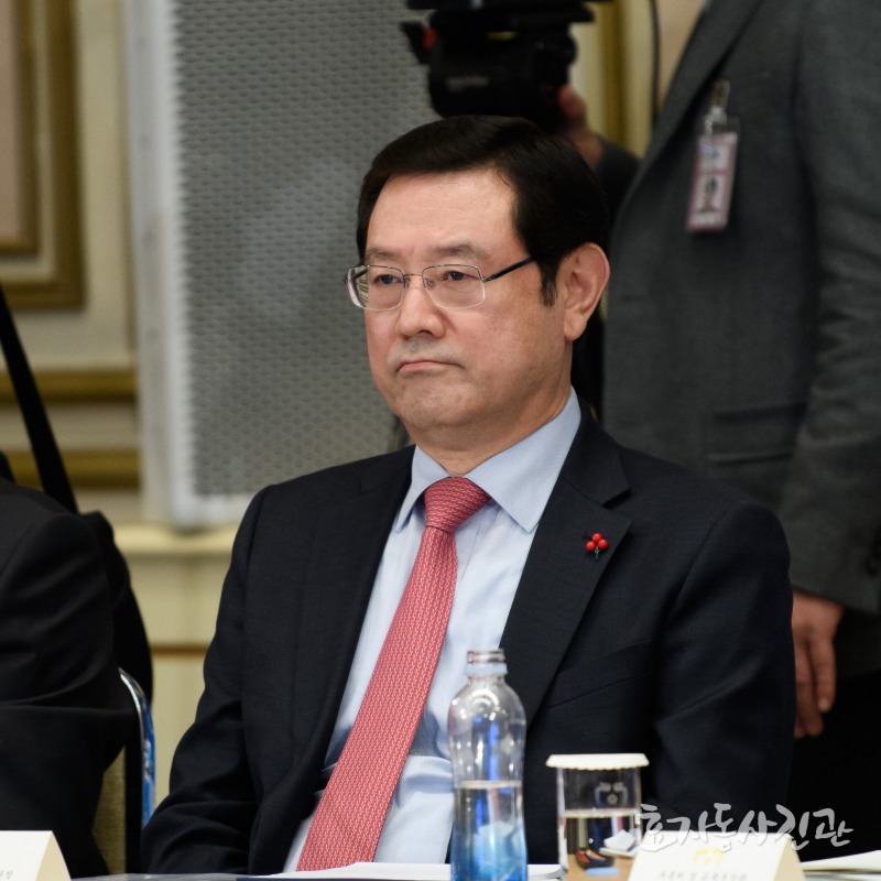 공부하고 연구하는 문재인 정부와 민주당.(이런 정부와 정당을 경험 하신적 있으신가요?) | 인스티즈