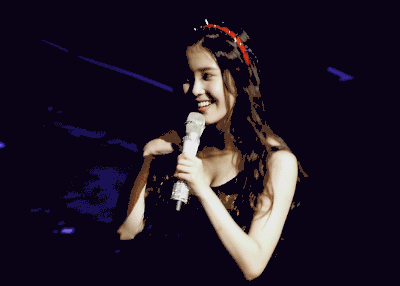 귀여움과 섹시함이 공존하는 아이유.jpgif | 인스티즈