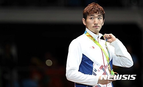 금메달 펜싱 박상영선수 짱멋ㄷㄷㄷ | 인스티즈