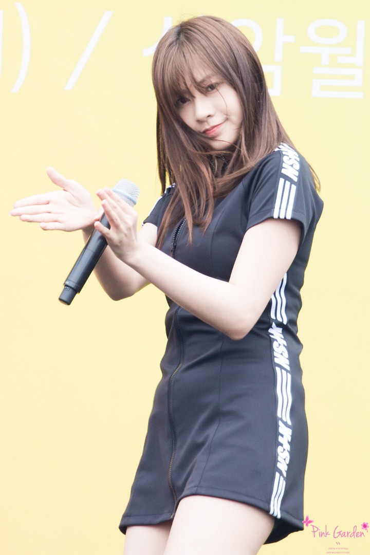 180527 명품옷 입은 하영이 .jpg | 인스티즈