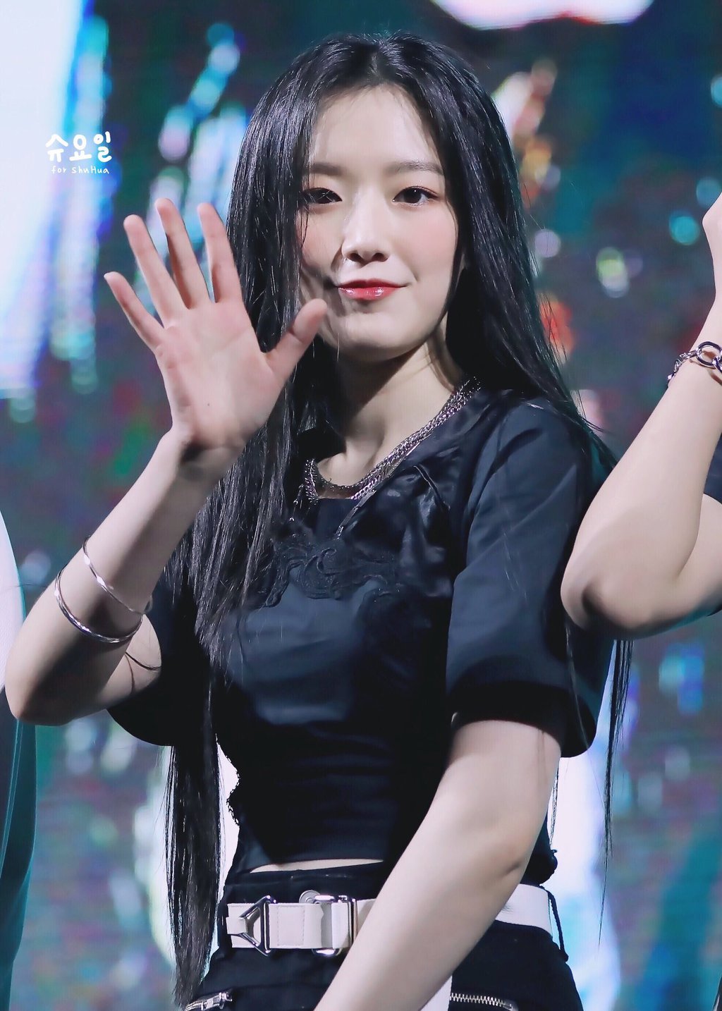 (여자)아이들의 비쥬얼담당 백설공주 슈화.jpgif (311장) | 인스티즈