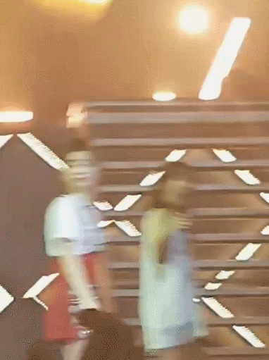 소속사 선배 옷통벗은 모습을 대하는 트와이스 맴버들의 자세 | 인스티즈