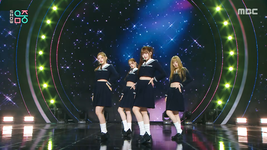 팬들 오열하게 만든 어느 걸그룹 음방 의상...jpg | 인스티즈