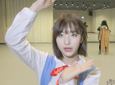 180621. 프로미스나인 멤버와 함께 있는 맏언니 이새롬.jpg | 인스티즈