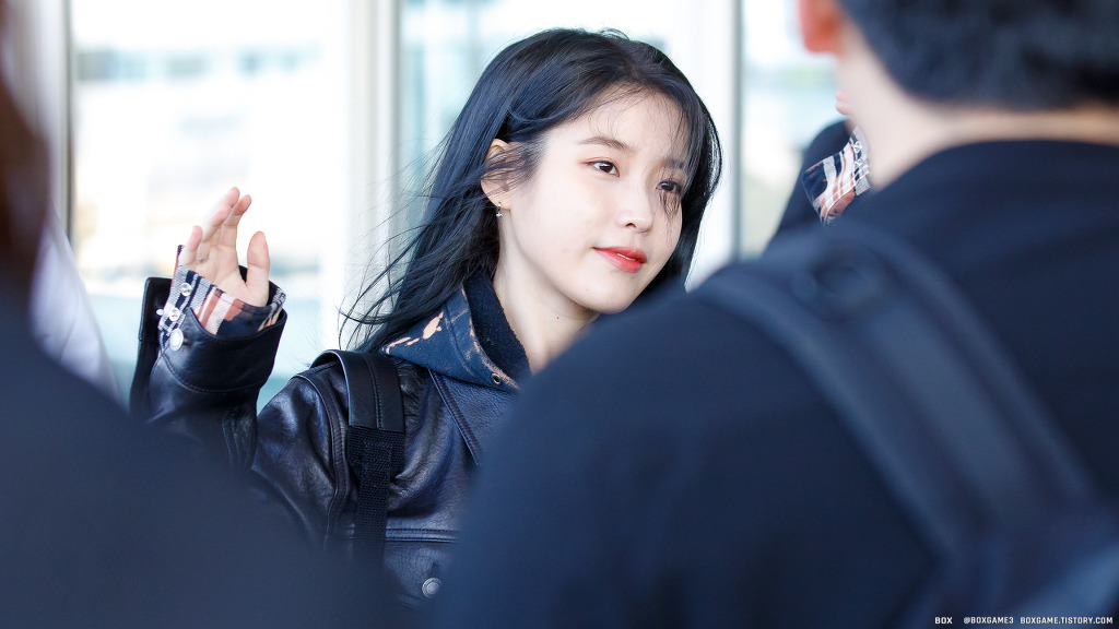 출국하는 아이유 미모.jpg | 인스티즈