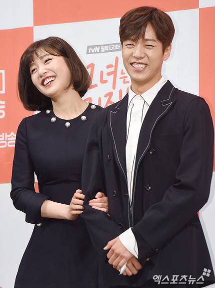 오늘자 레드벨벳 조이 | 인스티즈