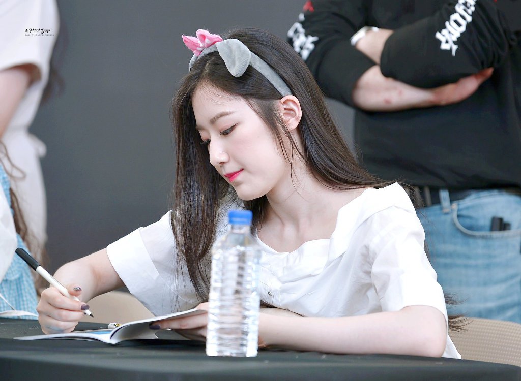 (여자)아이들의 비쥬얼담당 백설공주 슈화.jpgif (311장) | 인스티즈