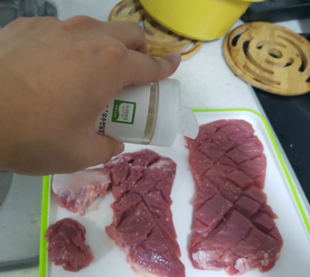 패망의 기운이 서려있는 돼지고기 치즈말이 | 인스티즈