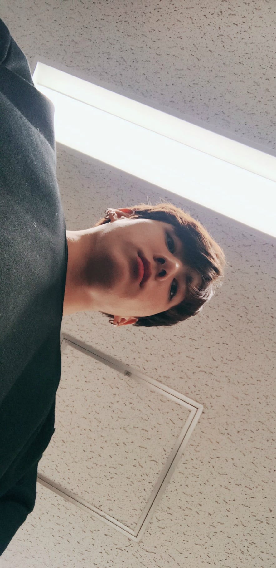 일반인이면 폭망각도에서 셀카 찍은 방탄 정국.jpg | 인스티즈