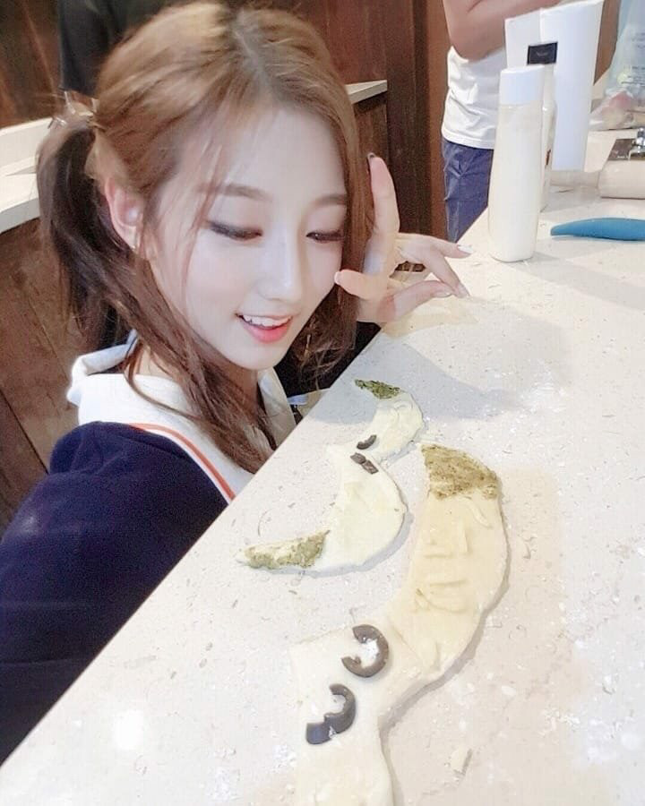 [러블리즈] 대한민국 어웨이 레플을 살까해서 예인이 | 인스티즈