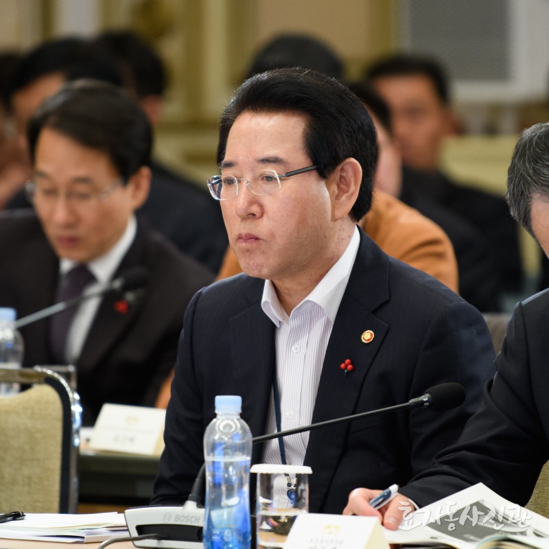 공부하고 연구하는 문재인 정부와 민주당.(이런 정부와 정당을 경험 하신적 있으신가요?) | 인스티즈