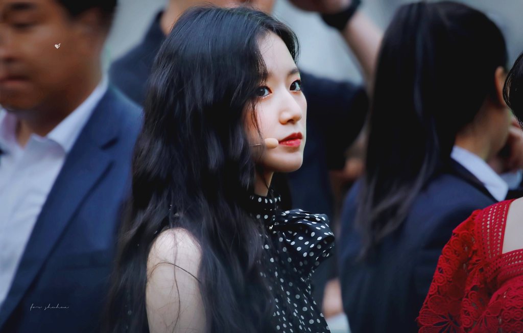 (여자)아이들의 비쥬얼담당 백설공주 슈화.jpgif (311장) | 인스티즈