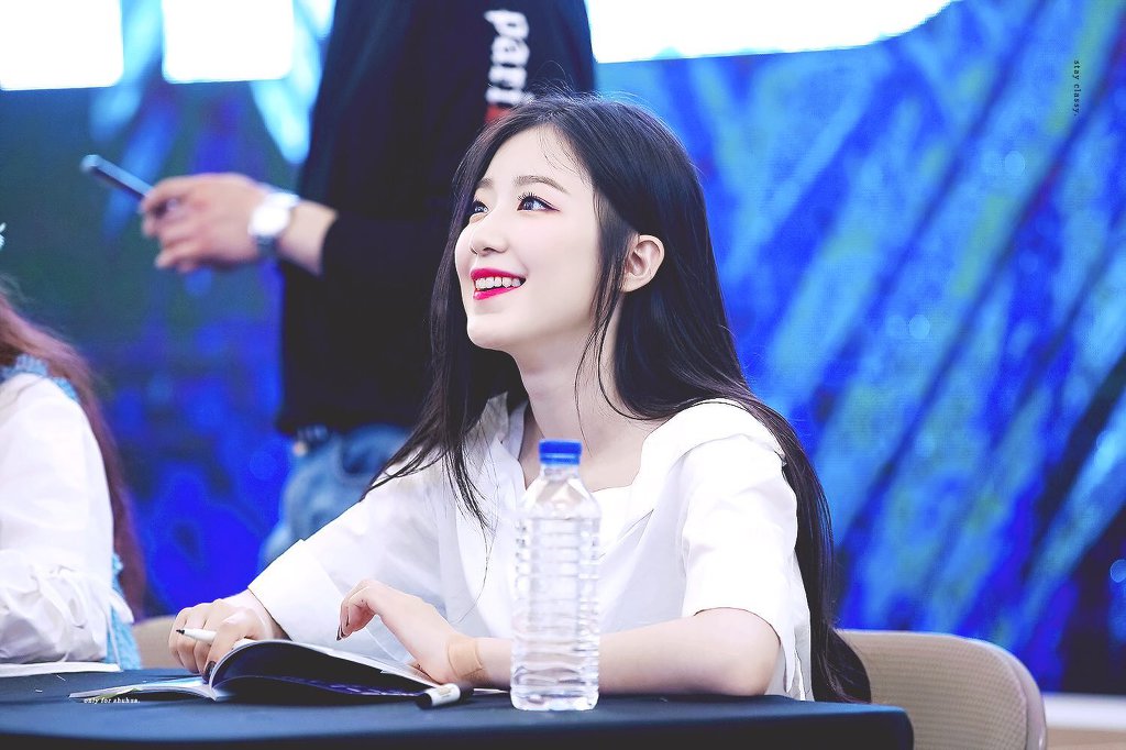 (여자)아이들의 비쥬얼담당 백설공주 슈화.jpgif (311장) | 인스티즈