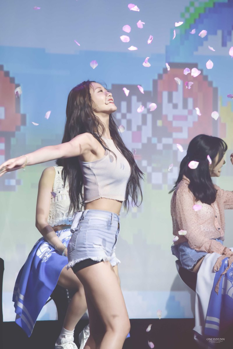 설현이 미모& 몸매 레전드 찍었던 날.jpgif | 인스티즈