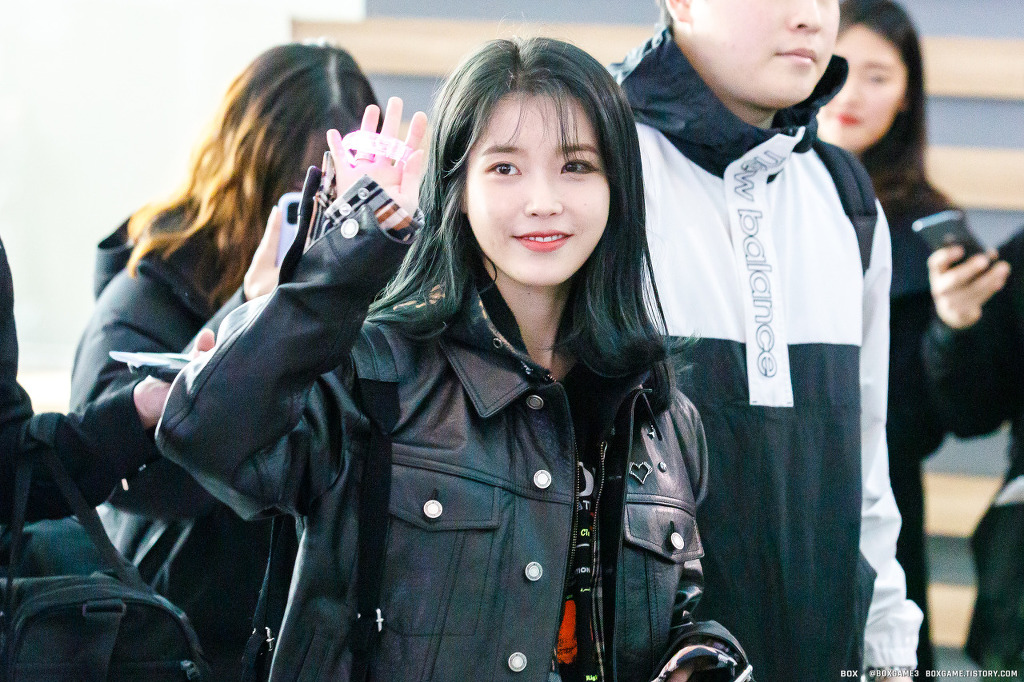 출국하는 아이유 미모.jpg | 인스티즈