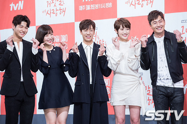 오늘자 레드벨벳 조이 | 인스티즈